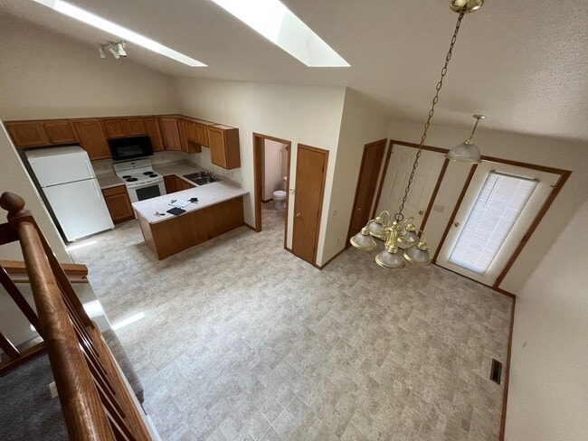 property at 727 29th Ave NE