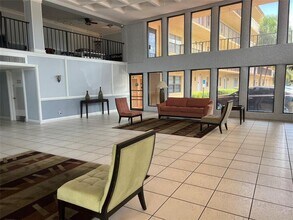 9273 SW 8th St, Unit 419 in Boca Raton, FL - Building Photo - Building Photo