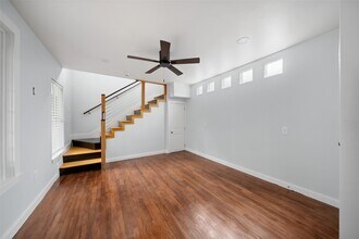 303 Welch St in Houston, TX - Building Photo - Building Photo