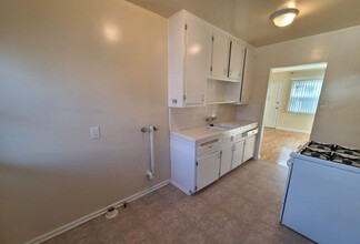 4122 W 120th St in Hawthorne, CA - Building Photo - Building Photo