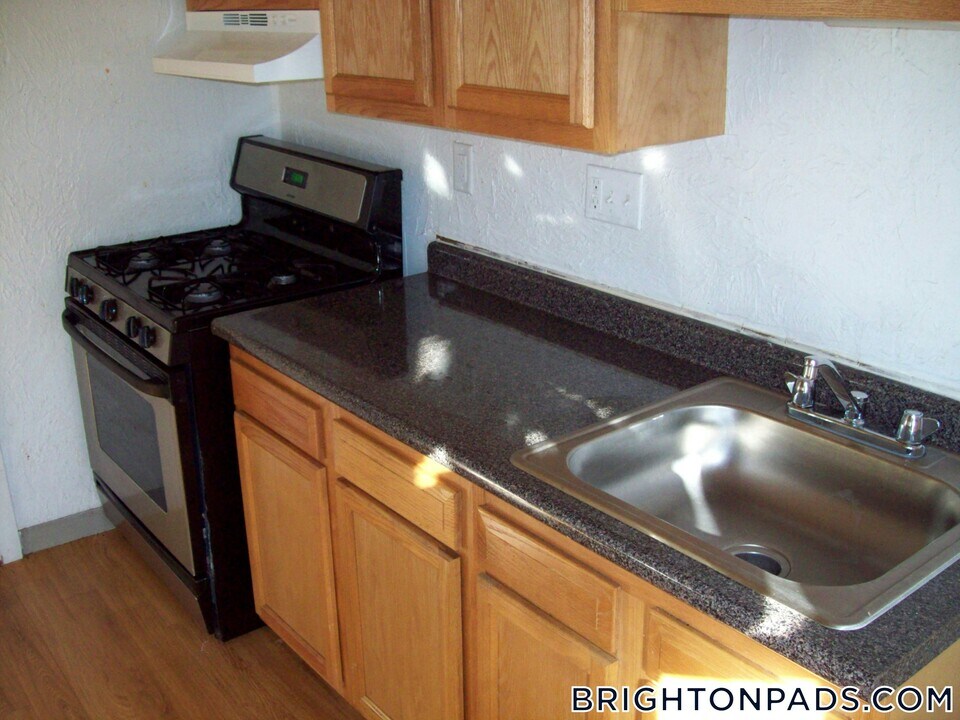 134 Englewood Ave in Boston, MA - Building Photo