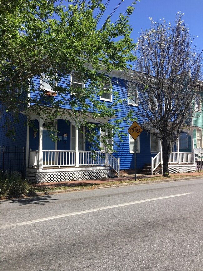 212 E Anderson St in Savannah, GA - Building Photo - Building Photo