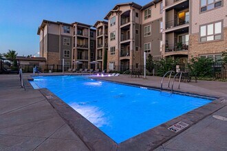 Album Quail Springs 55+ Active Adult Apartment Community in Oklahoma City, OK - Foto de edificio - Building Photo