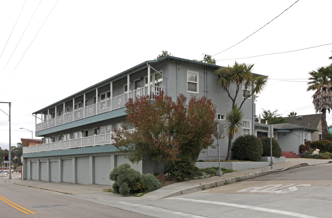 Claradon Court Apartments in Santa Cruz, CA - Building Photo