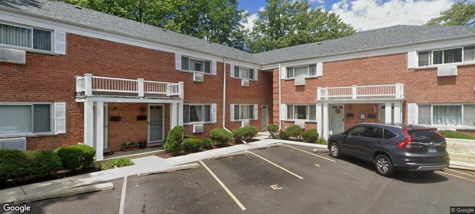 1340 Greenwillow Ln in Glenview, IL - Building Photo