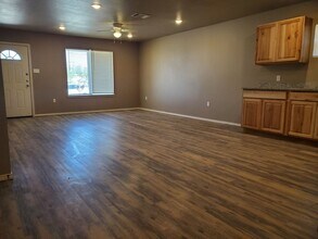 2102 E 10th St in Lubbock, TX - Building Photo - Building Photo