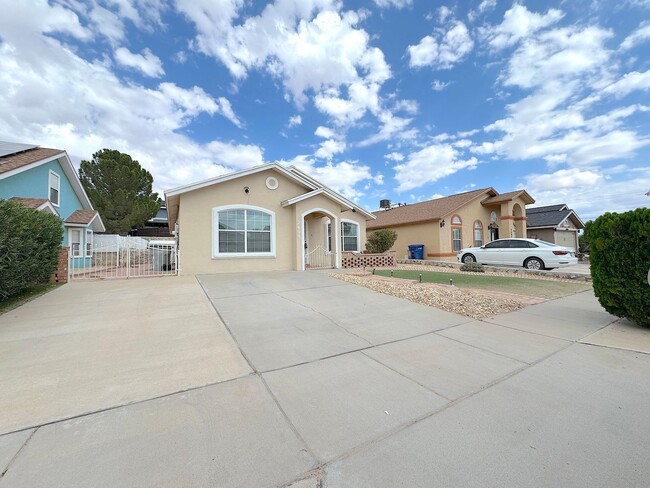 2408 Tierra Cafe Dr in El Paso, TX - Building Photo - Building Photo