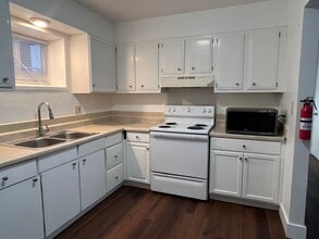 741 N Bliss St, Unit 2 in Anchorage, AK - Building Photo - Building Photo