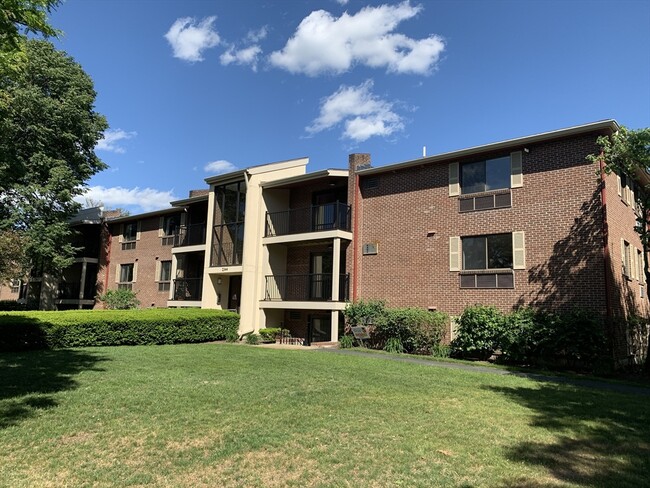 2366 Commonwealth Ave