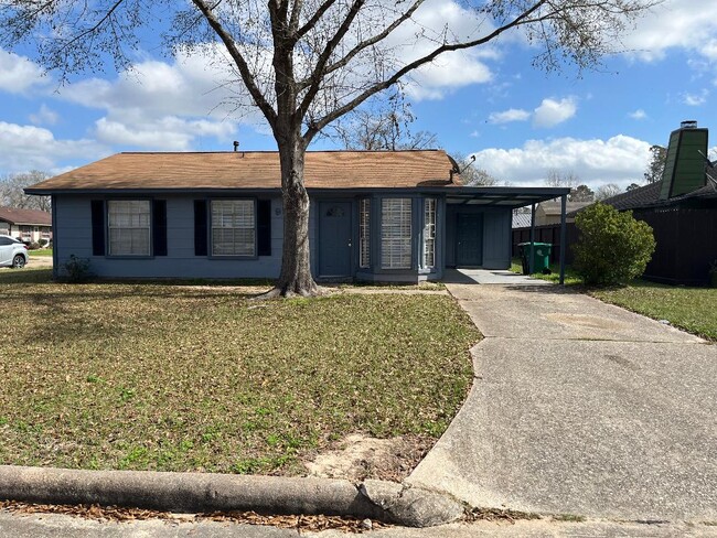 9714 Courben Ln in Houston, TX - Foto de edificio - Building Photo