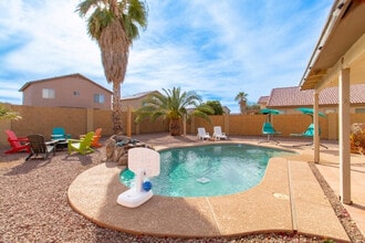 1387 E 10th Pl in Casa Grande, AZ - Foto de edificio - Building Photo