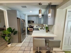 421 SW 31st Ave in Fort Lauderdale, FL - Building Photo - Building Photo