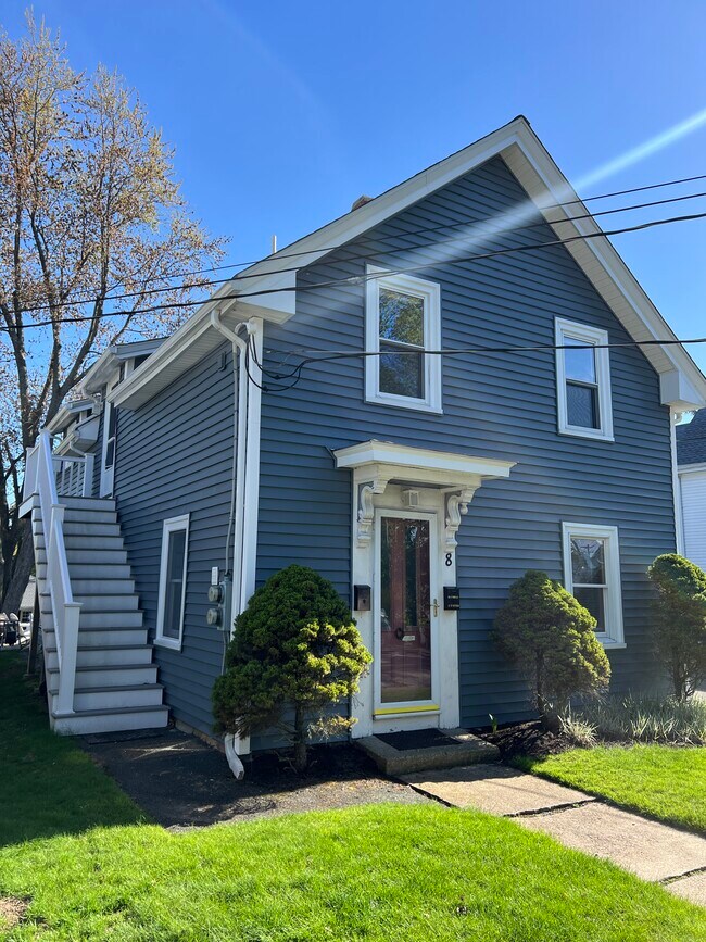 8 Larchmont St Rentals in Danvers, MA