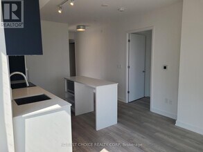 8 Tippett Rd in Toronto, ON - Building Photo - Building Photo