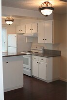 301 Whitesell St W in Monmouth, OR - Building Photo