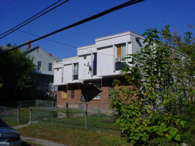 Barbour Garden in Hartford, CT - Building Photo - Building Photo