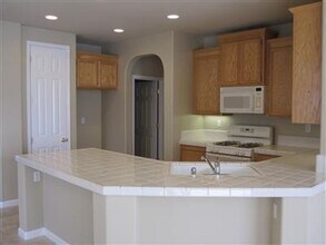 10133 Van Brocklin Way in Elk Grove, CA - Building Photo - Building Photo