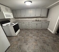 5313 Leighton Ave in Lincoln, NE - Building Photo - Building Photo