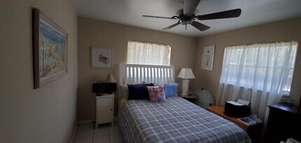 2738 28th NE Ct, Unit B in Lighthouse Point, FL - Foto de edificio - Building Photo