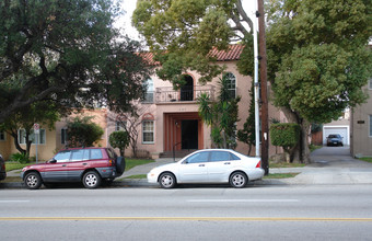 401 S Verdugo Rd in Glendale, CA - Building Photo - Building Photo