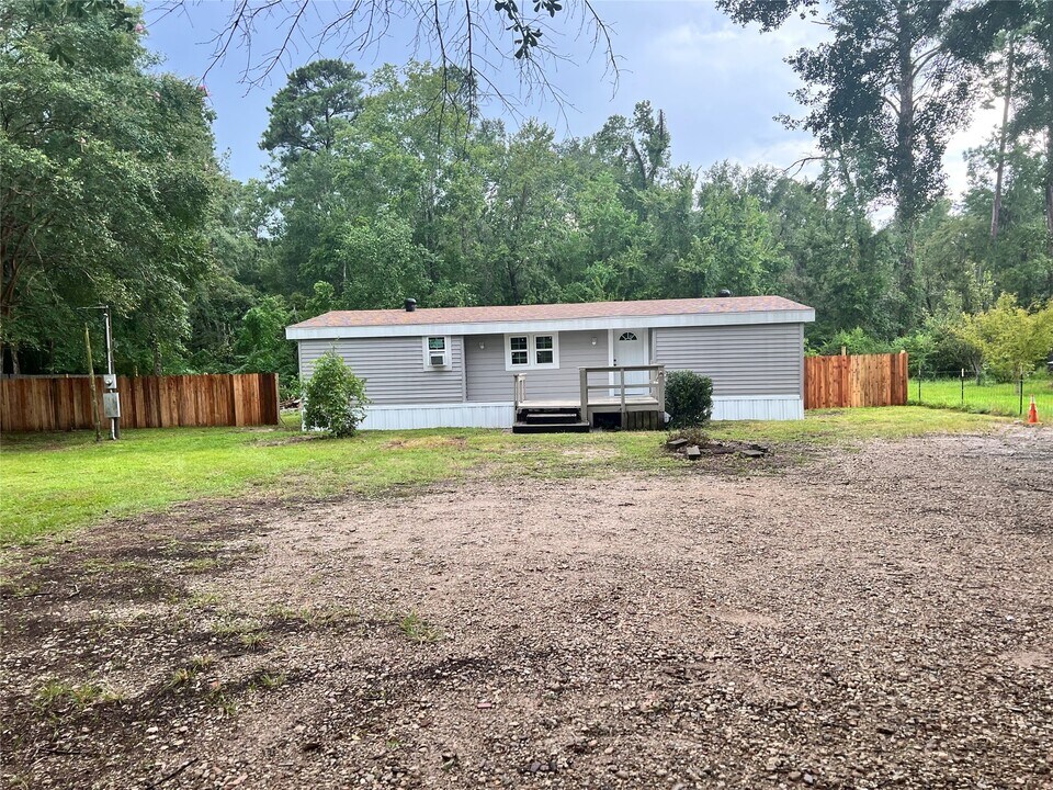 30107 Campwood Dr in Magnolia, TX - Building Photo