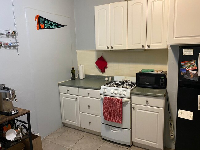 318 Summit Ave, Unit 1 in Boston, MA - Building Photo - Building Photo