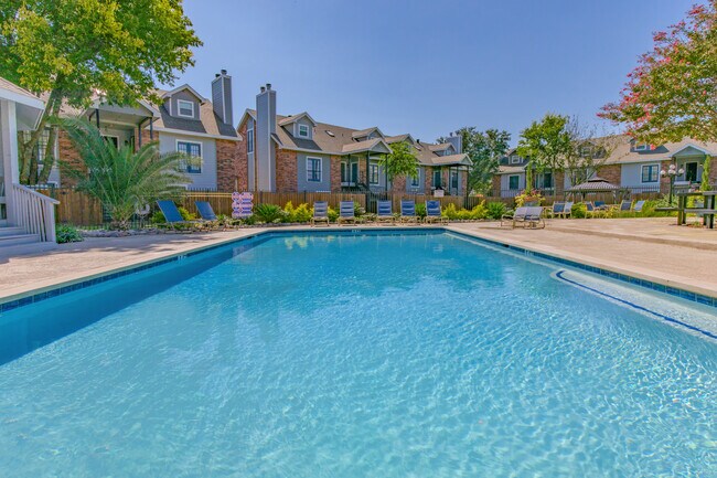 Emory on Grand photo'