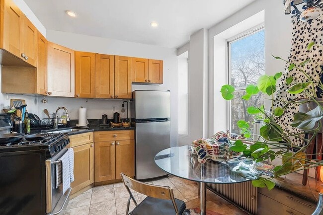 50 Horatio St, Unit 5 in New York, NY - Building Photo - Building Photo