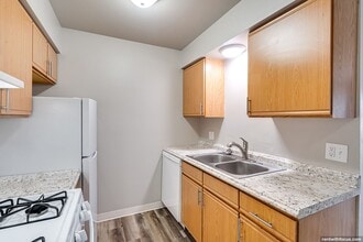 Clayton Ridge in Oshkosh, WI - Building Photo - Interior Photo