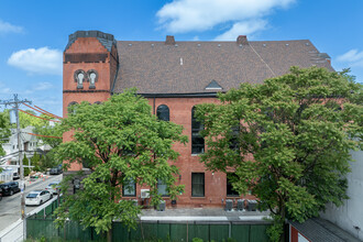 Darna Lofts in Philadelphia, PA - Foto de edificio - Building Photo