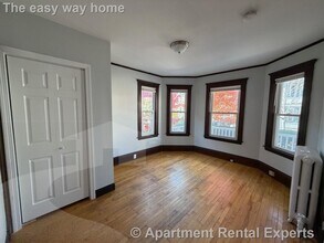 41 Michigan Ave in Somerville, MA - Foto de edificio - Building Photo