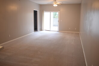 731 Bragg Dr, Unit A in Wilmington, NC - Foto de edificio - Building Photo