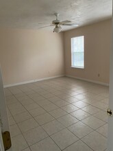 7325 Hollis St in Tallahassee, FL - Building Photo - Building Photo