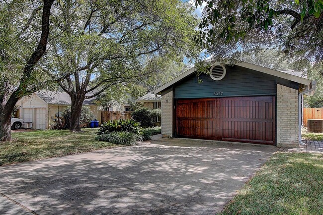 8327 Doe Meadow Dr in Austin, TX - Building Photo - Building Photo