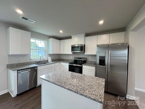 7102 Capstan Ter in Charlotte, NC - Building Photo - Building Photo