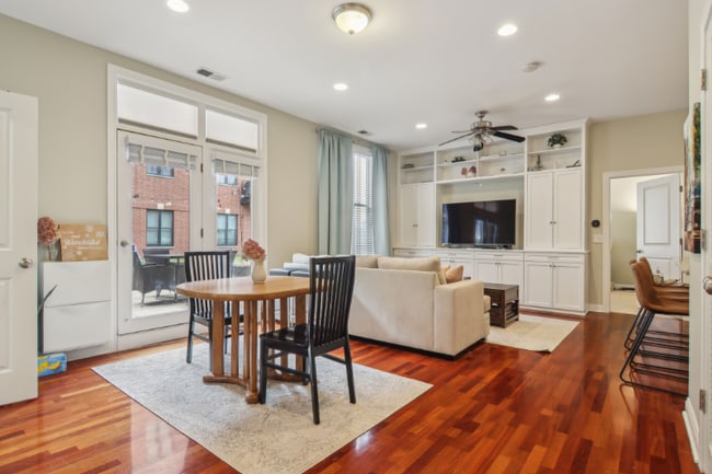 property at 4814 N Damen Ave
