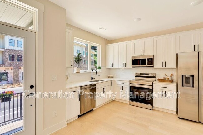 property at 733 N Market St