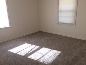 2328 SW Harrison St in Topeka, KS - Building Photo - Building Photo