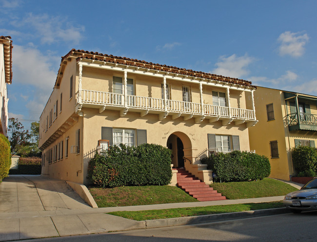 346 N Gardner St in Los Angeles, CA - Building Photo - Building Photo