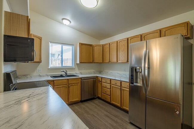 property at 2983 Summerbrook Dr