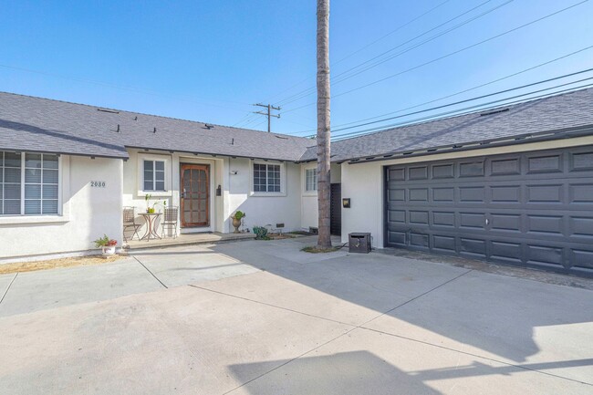 2080 S Margie Ln-Unit -Front in Anaheim, CA - Building Photo - Building Photo