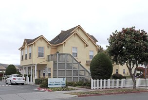 Main Street Park in Half Moon Bay, CA - Building Photo