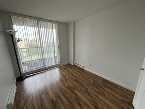 7077 Beresford St. in Burnaby, BC - Building Photo - Building Photo