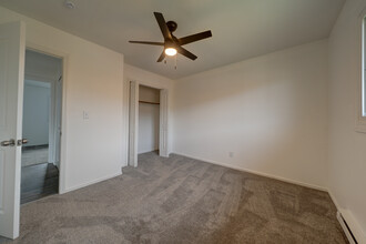 535 Pasadena Ave, Unit 1 in Crest Hill, IL - Foto de edificio - Building Photo