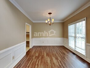 2620 Loch Way in Snellville, GA - Foto de edificio - Building Photo