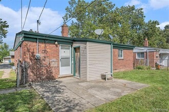 29119 York St in Inkster, MI - Building Photo - Building Photo