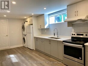 1209 Verhoeven Ct in Mississauga, ON - Building Photo - Building Photo