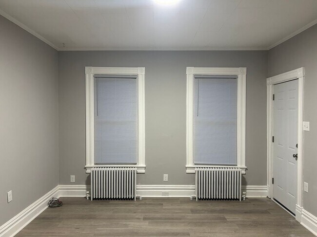 108 1st Ave in Waterford, NY - Building Photo - Building Photo