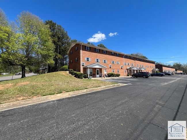 property at 167-189 Laurel Gate Cir