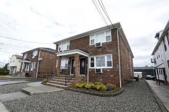 412-414 Erico Ave in Elizabeth, NJ - Building Photo - Building Photo